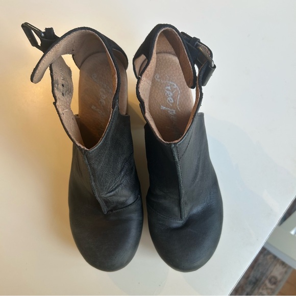 Free People Black and Brown Ankle Booties Women’s size 37 EUC - Picture 9 of 9